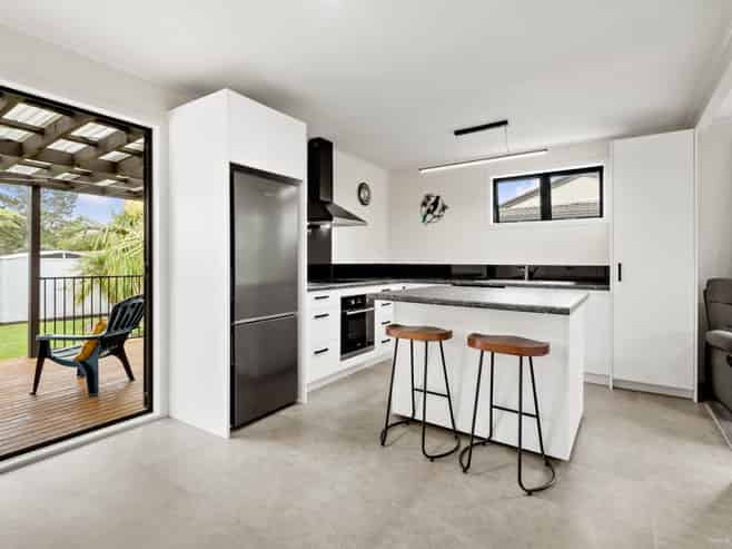 14 Luanda Drive, Ranui