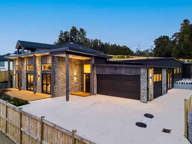 30 Katote Avenue, Swanson