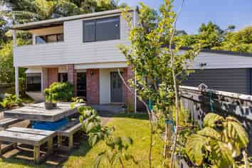 33 Beaumont Crescent, Frankleigh Park