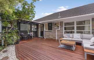 2/11 Lenihan Street, Northcote