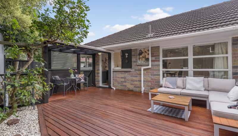 2/11 Lenihan Street, Northcote