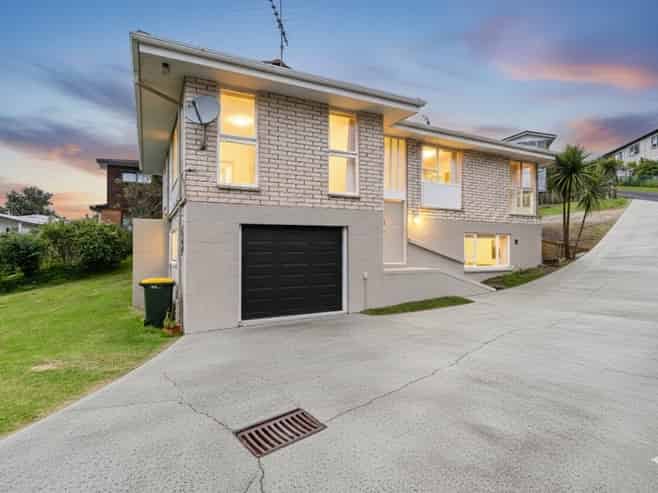 99 Eban Avenue, Hillcrest