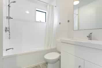 2/12A Keeling Road, Henderson