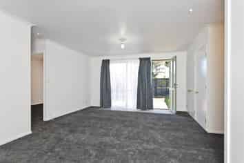 2/12A Keeling Road, Henderson