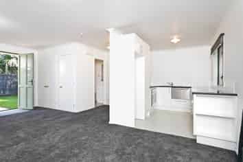 2/12A Keeling Road, Henderson