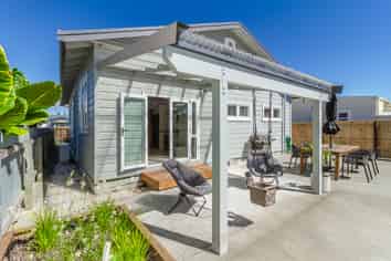 99 Nelson Crescent, Napier South