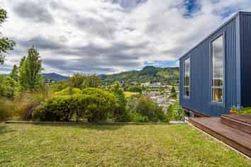 243 Saint Vincent Street, Toi Toi