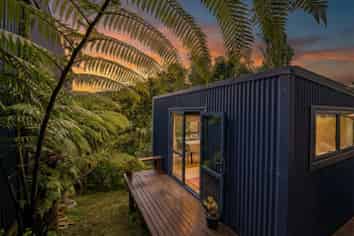 243 Saint Vincent Street, Toi Toi