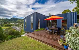 243 Saint Vincent Street, Toi Toi