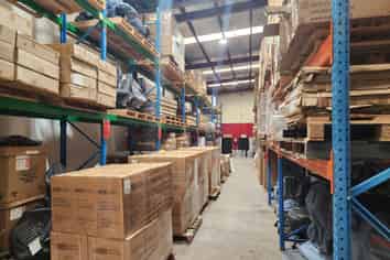 High stud warehouse for lease