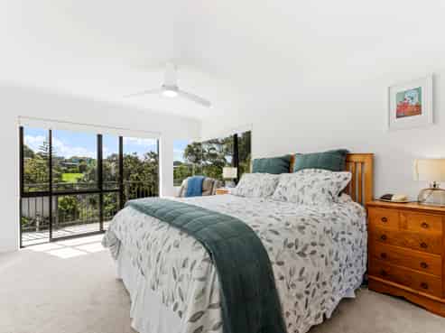 11 Barrier View Road, Leigh