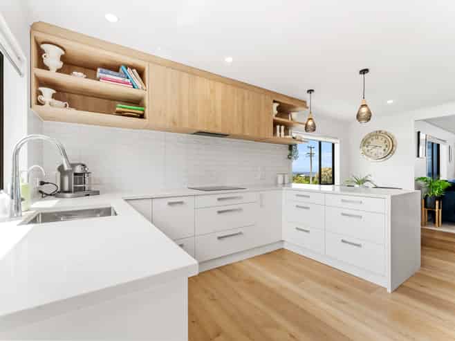 11 Barrier View Road, Leigh