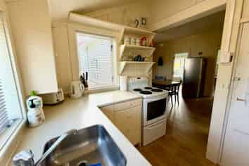 41 Cliff Street, Raglan