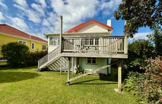 41 Cliff Street, Raglan