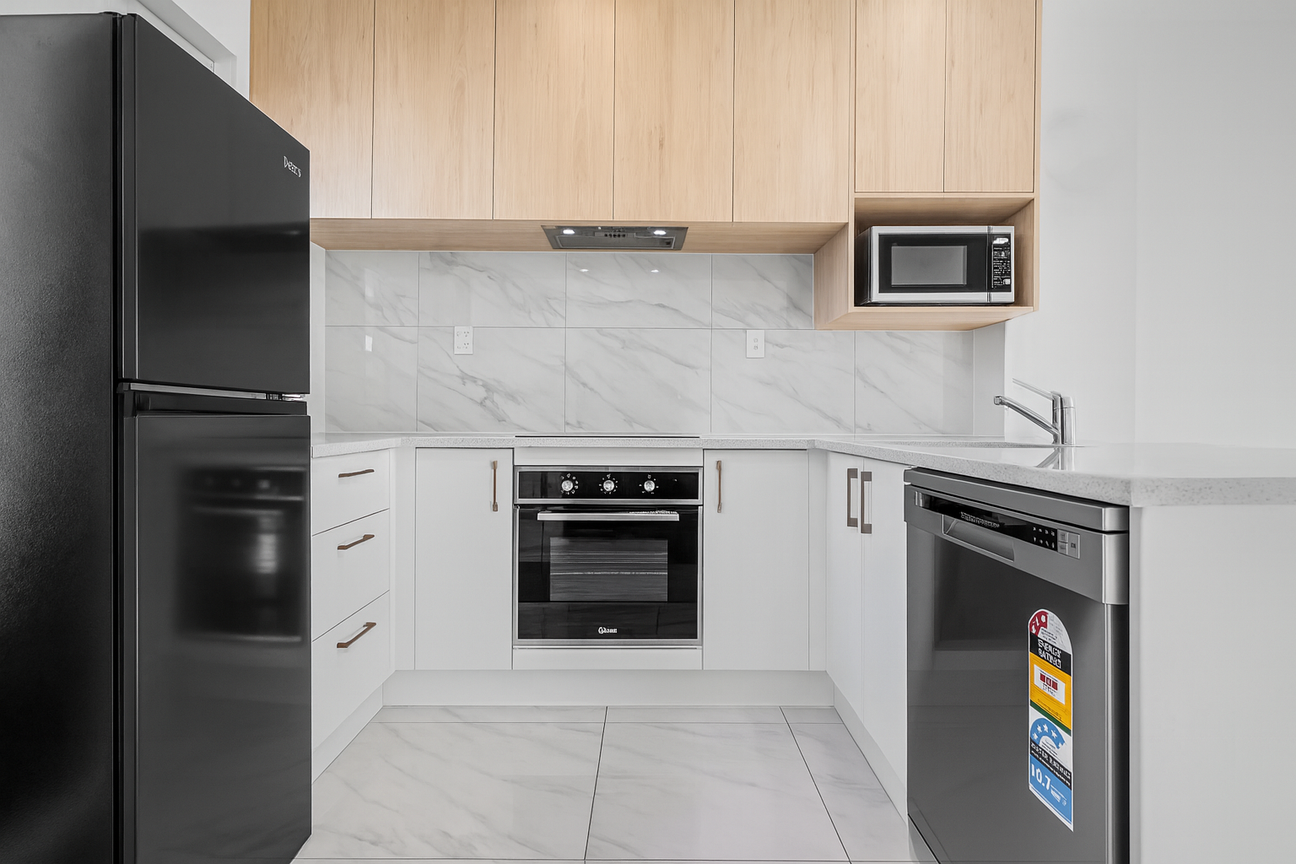 Modern 2 bed 2 bath ensuite parking - Widok 5