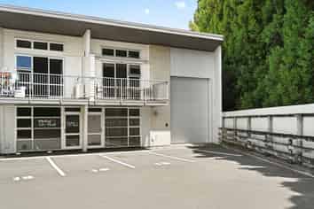 Hands-Off Investment with Global Covenant