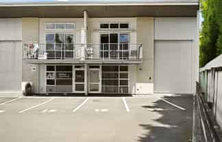 Hands-Off Investment with Global Covenant