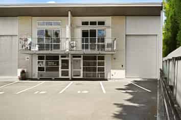 Hands-Off Investment with Global Covenant