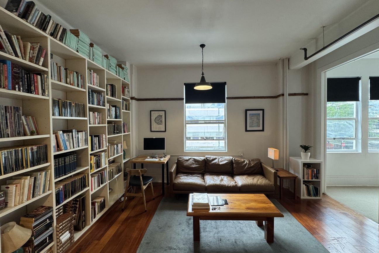 A New York–Style Retreat in the Heart of the CBD - Fler