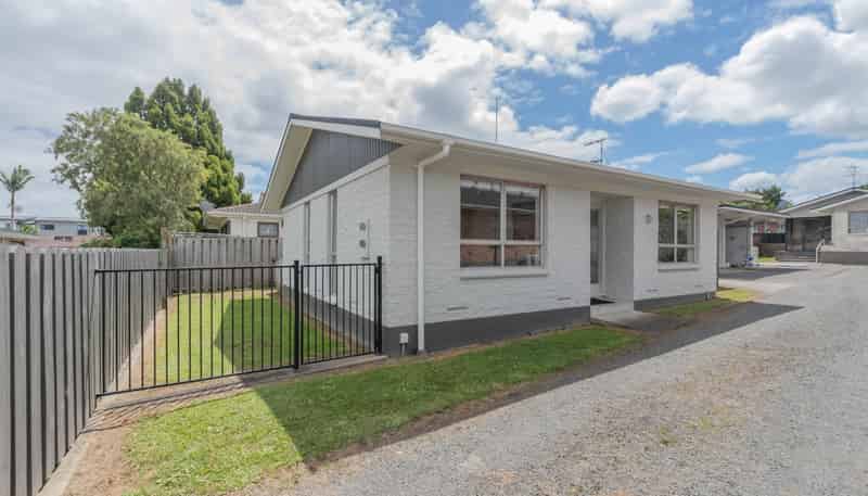 1/58 Great South Road, Papakura