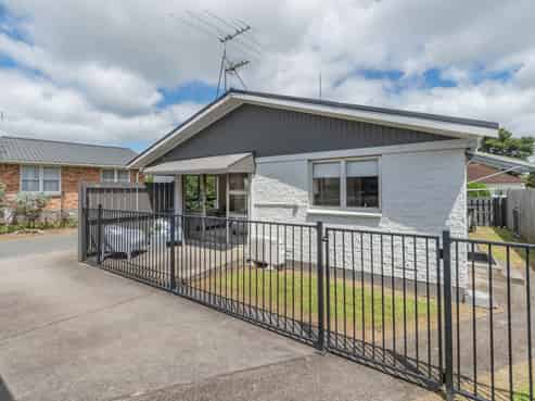 1/58 Great South Road, Papakura