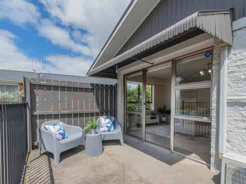 1/58 Great South Road, Papakura