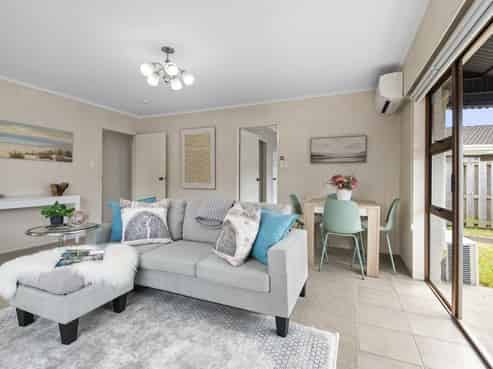 1/58 Great South Road, Papakura