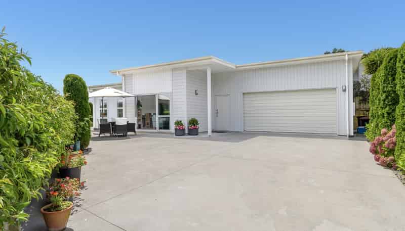 11 Rochfort Crescent, Pyes Pa