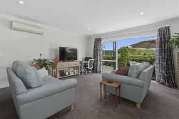 11 Rochfort Crescent, Pyes Pa