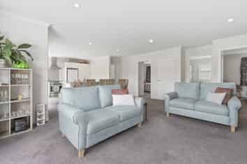 11 Rochfort Crescent, Pyes Pa