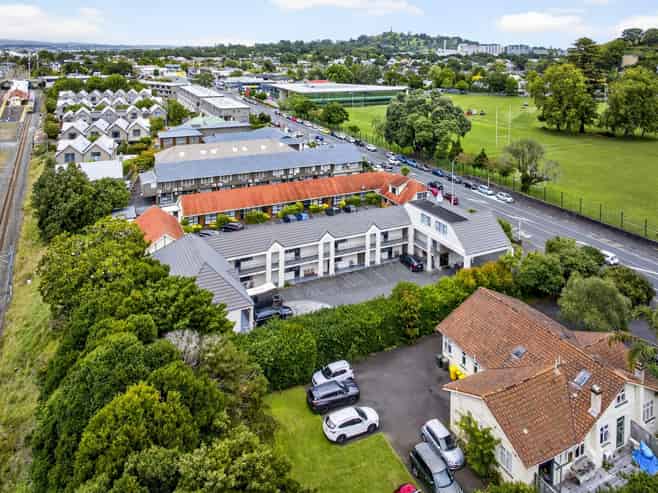 Freehold going concern - Epsom