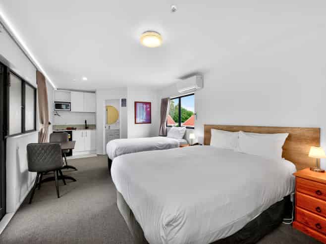 Freehold going concern - Epsom