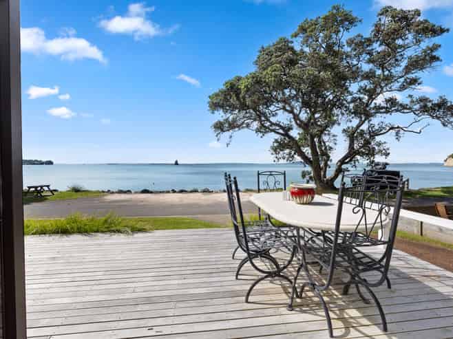 12 Matakatia Parade, Matakatia