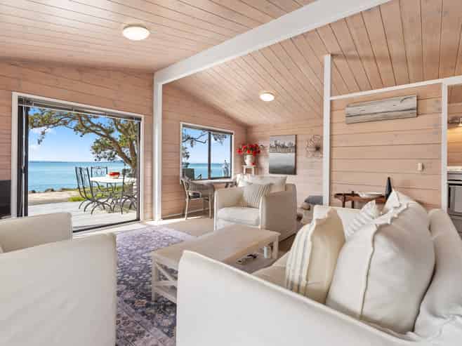 12 Matakatia Parade, Matakatia