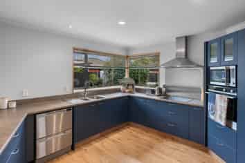 9 Iroquois Place, Wigram