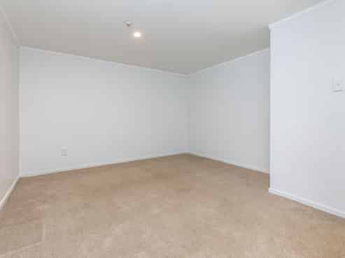 26 Boardman Lane, Newton