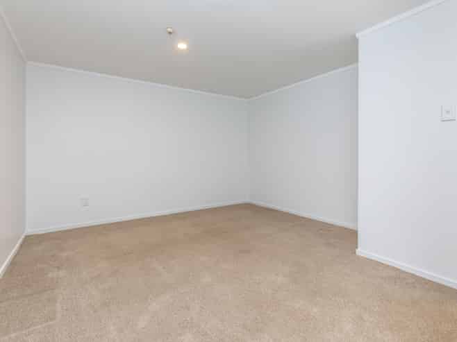 26 Boardman Lane, Newton