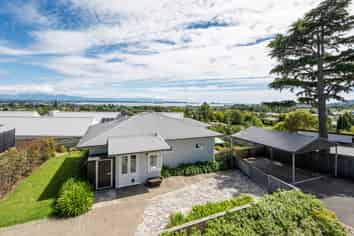 12 Penny Lane, Richmond