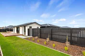 104 Faulks Drive, Lincoln