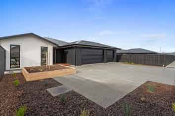 104 Faulks Drive, Lincoln