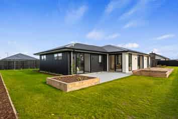 104 Faulks Drive, Lincoln