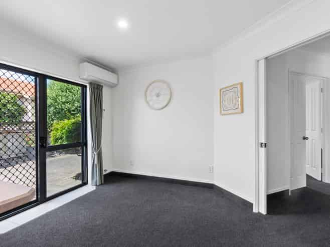 16 Hastings Place, Hamilton Lake