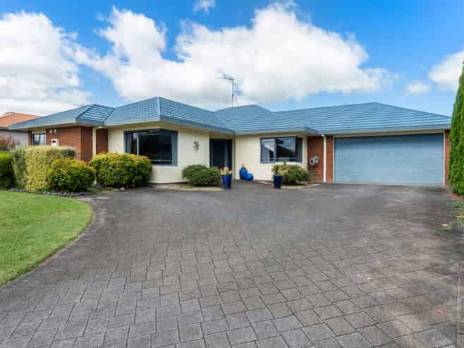 16 Hastings Place, Hamilton Lake