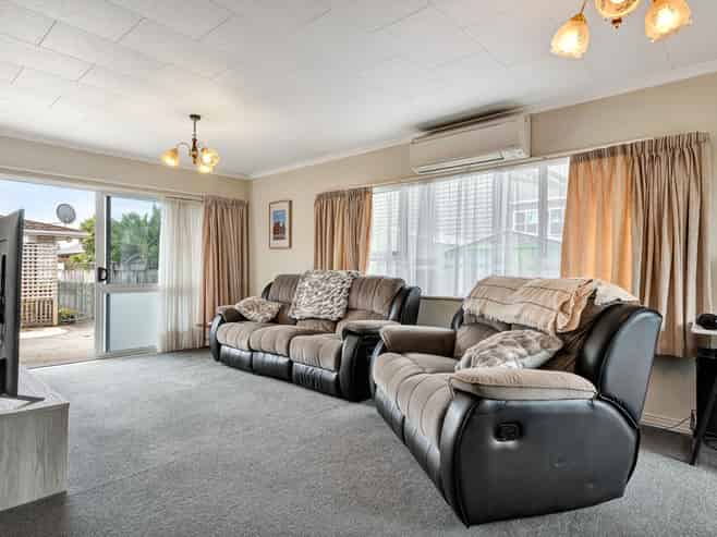 20 Tukapa Street, Westown