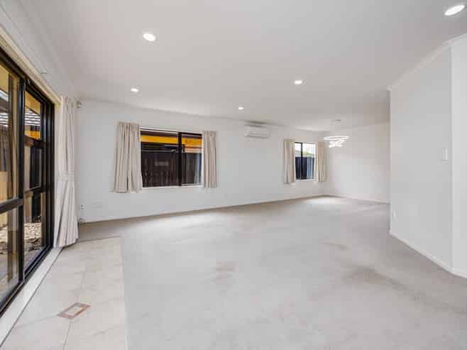 33 Belcoo Crescent, East Tamaki