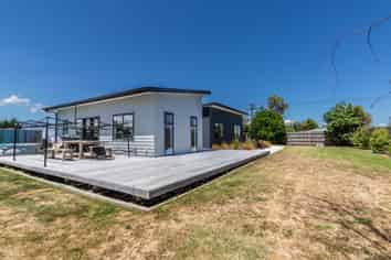 100 Atkinson Ave, Otaki