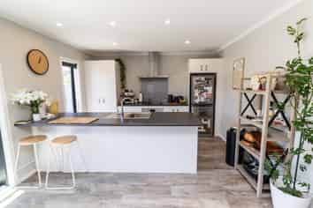 100 Atkinson Ave, Otaki