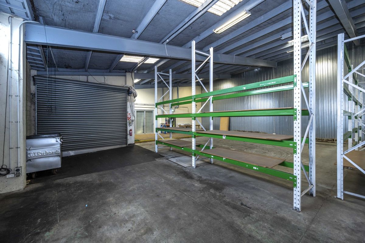 Functional office and warehouse in Rosebank – pohled 6