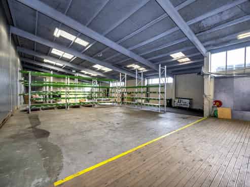 Functional office and warehouse in Rosebank