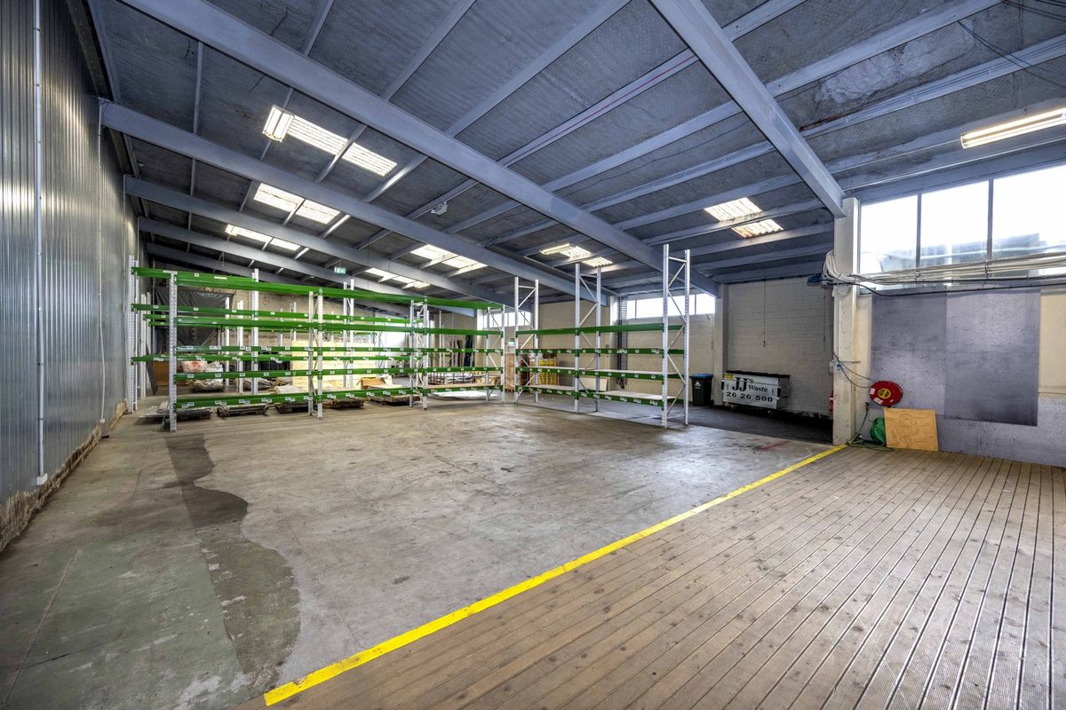 Functional office and warehouse in Rosebank – pohled 3